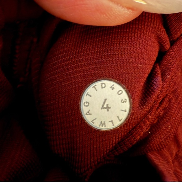 Lululemon Hotty Hot Shorts II Long 4” Deep Rouge Size 4 – Rare Retired Color - Picture 9 of 9